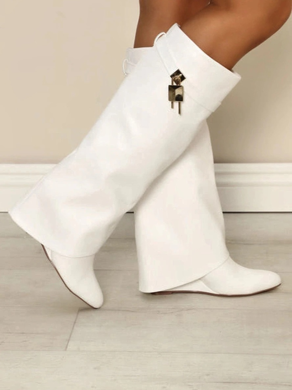Fashion Nova Big City Dreams Boots